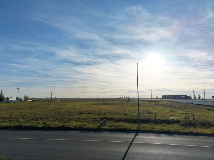 Property Photo: #5 24 Street SE AB T1V 0B3