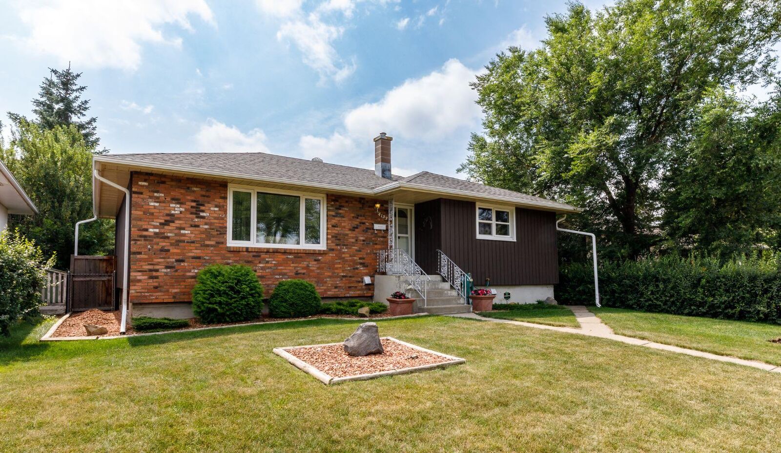 Property Photo: 4133 40 Street AB T4N 1A5