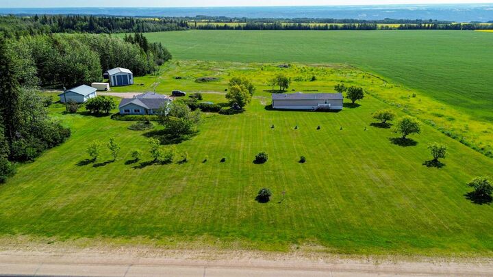 Property Photo: 5B 844071 Hwy 743 AB T8S 1S2