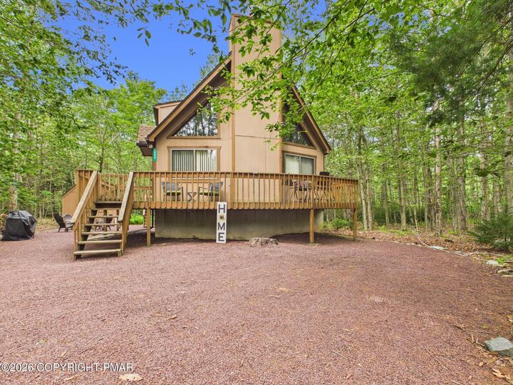 Property Photo: 228 Choctaw Drive PA 18347