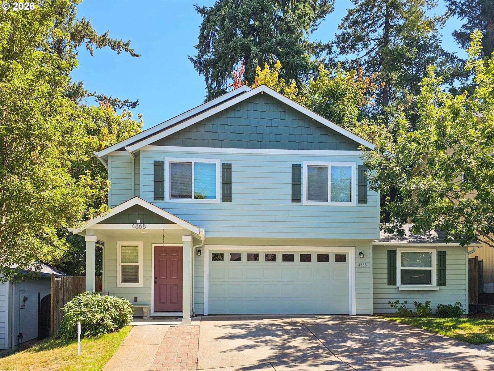 Property Photo: 4868 Glacier Dr OR 97478