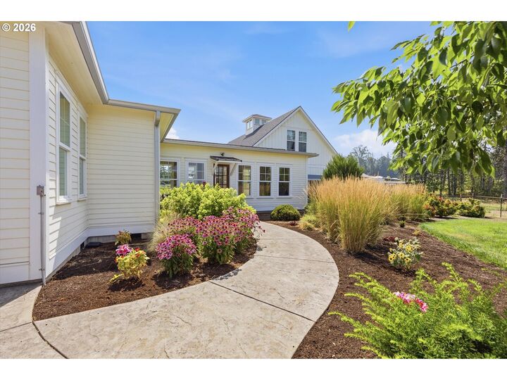 Property Photo: 12200 S Fox Rd OR 97038