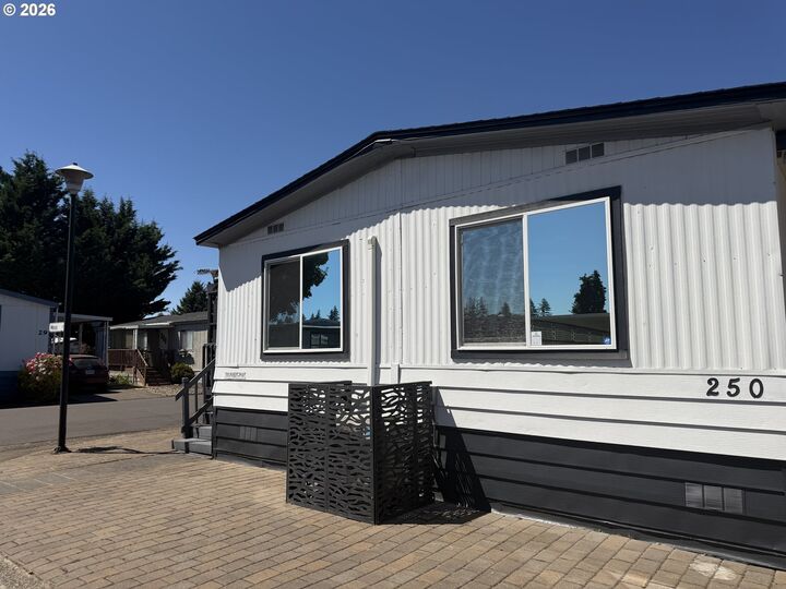 Property Photo:  5335 Main St 250  OR 97478 