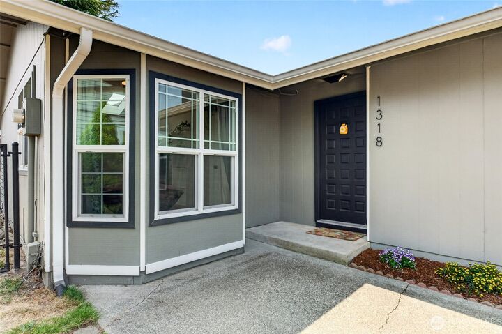 Property Photo:  1318 E 62nd Street  WA 98404 