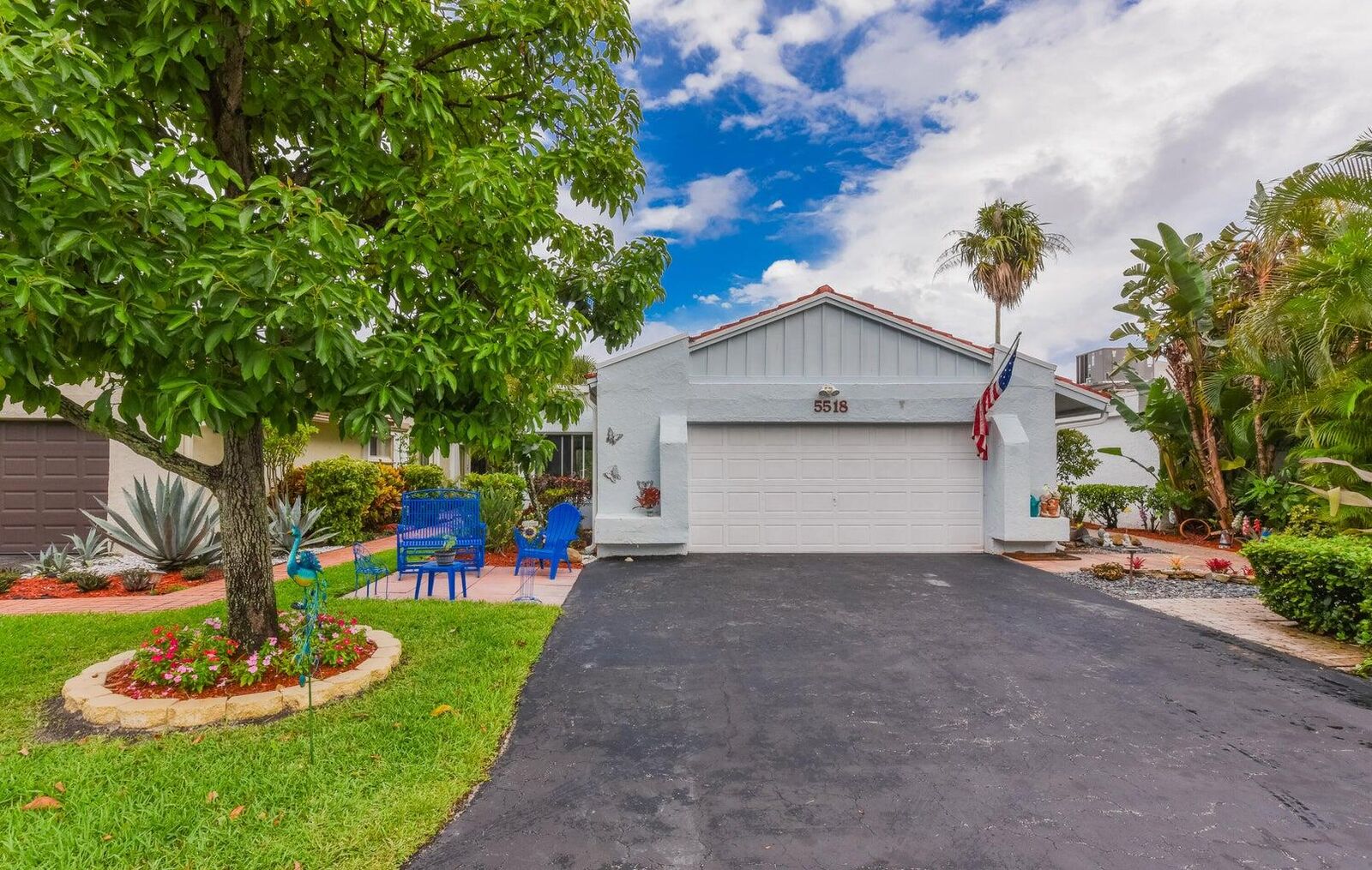 Property Photo:  5518 Ainsley Court  FL 33437 