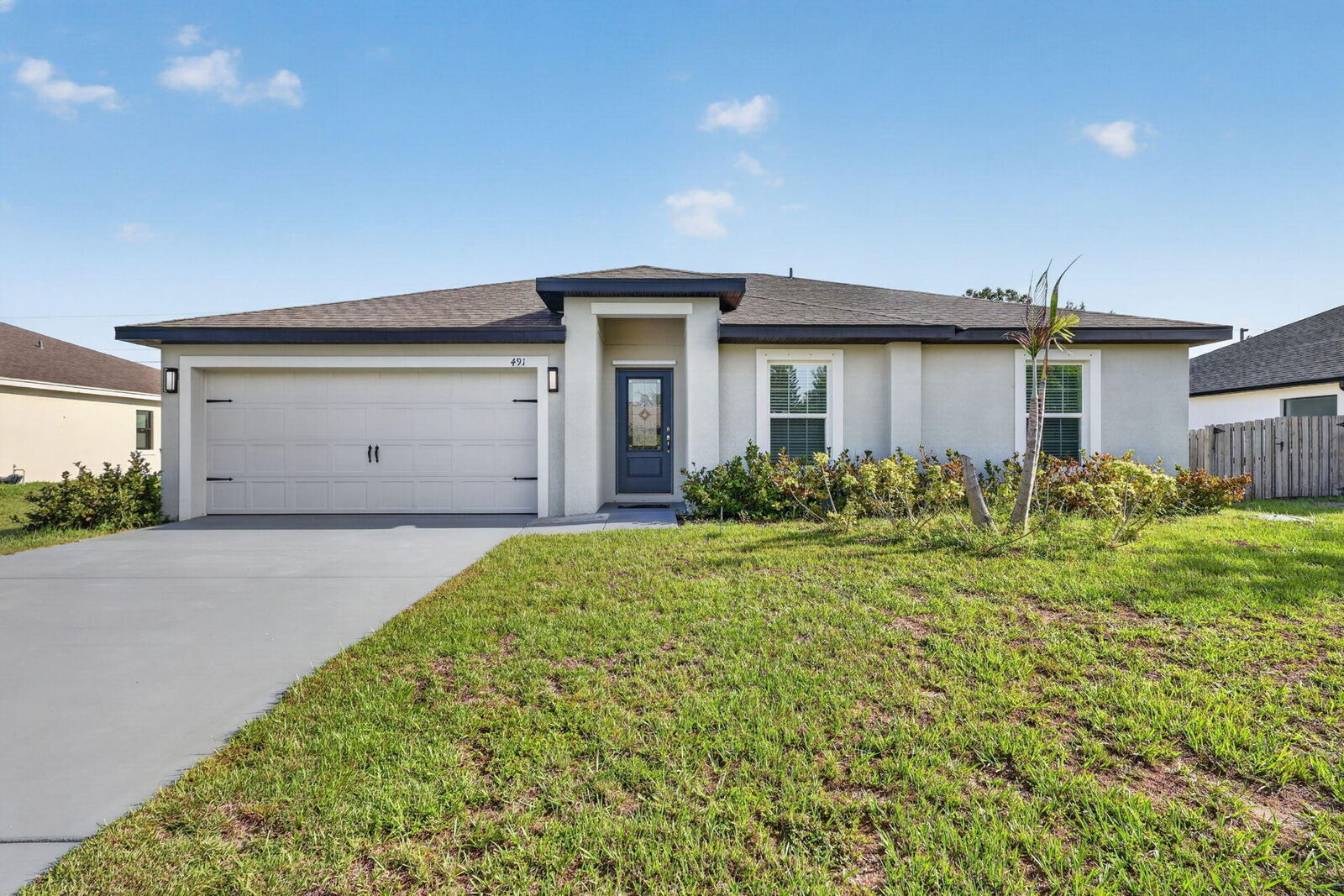 Property Photo:  491 SW Dailey Avenue  FL 34953 