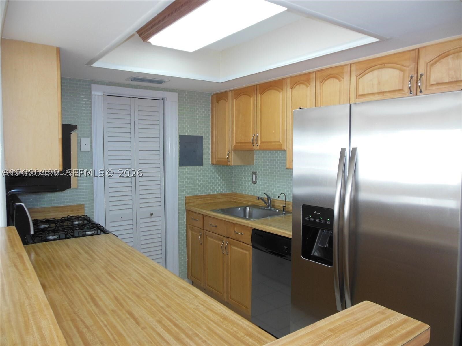 Property Photo:  1350 W 53rd St 8  FL 33012 