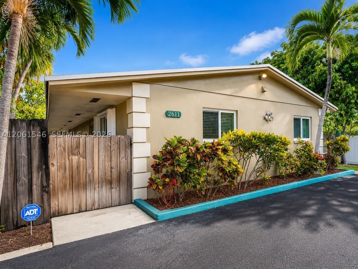 Property Photo: 2611 SW 13th Ave 1-2 FL 33315