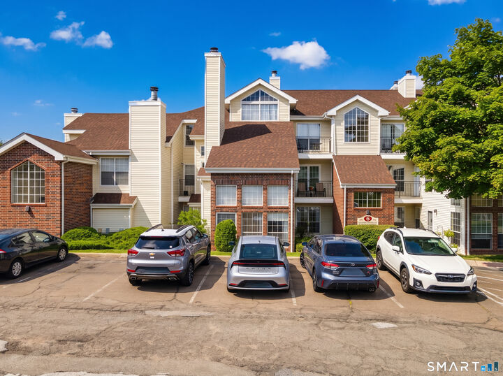 Property Photo:  84 Carriage Crossing Lane 84  CT 06457 