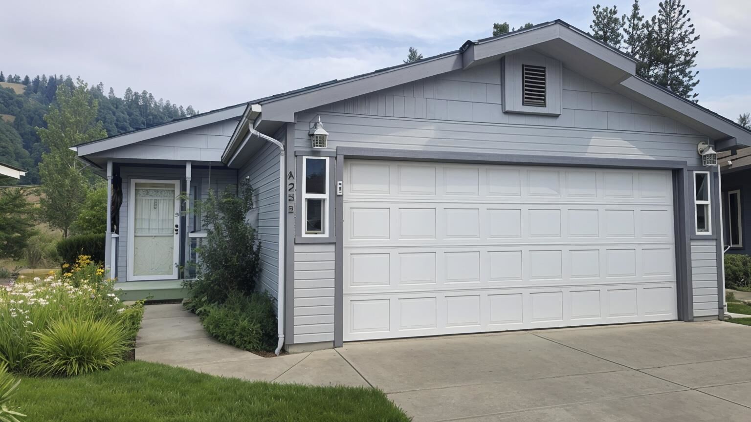 Property Photo: 4302 S Sunny Creek Cir WA 99224
