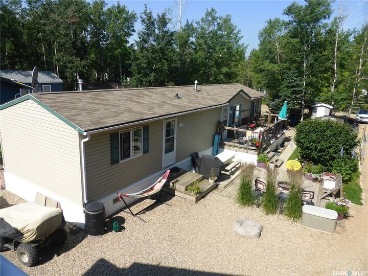 Property Photo:  737 Kenderdine Boulevard  SK S0M 1J0 