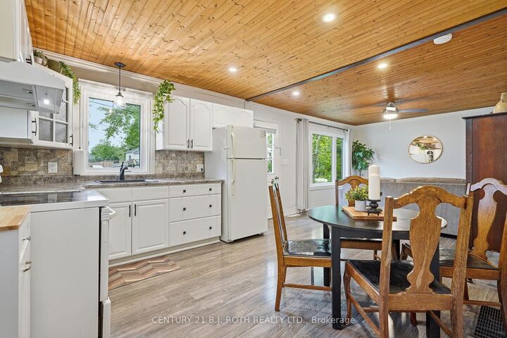 Property Photo:  3408 Coronation Avenue  ON L0K 1G0 