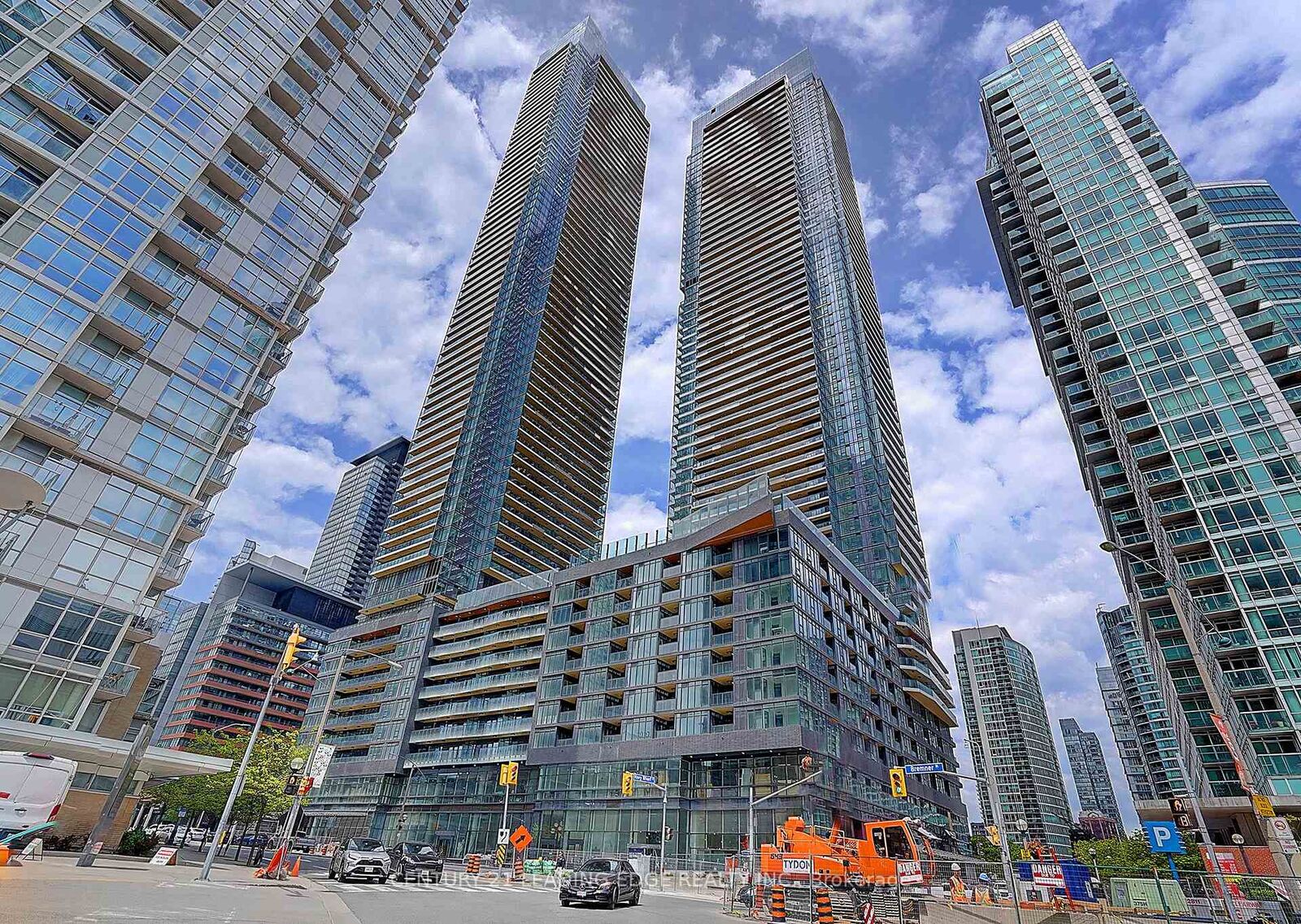 Property Photo: 1 Concord City Place Way 4202 ON M5V 0X3