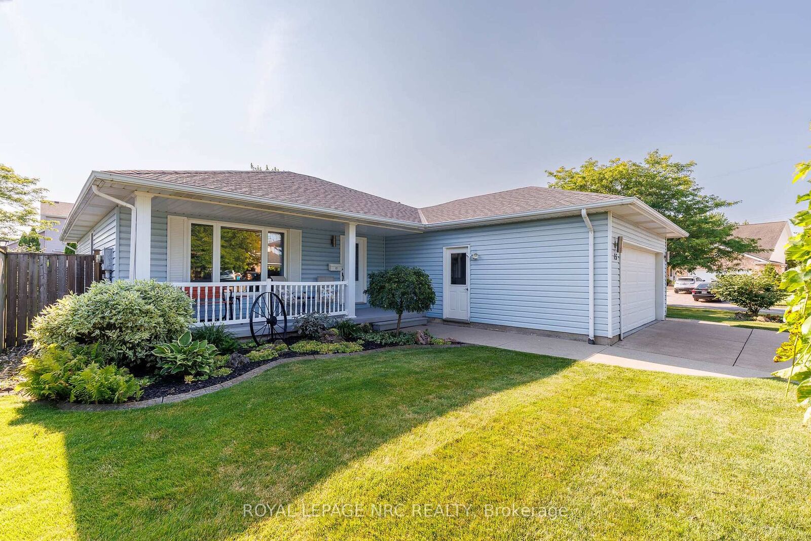 Property Photo:  15 Foxhill Crescent  ON L2S 3T9 