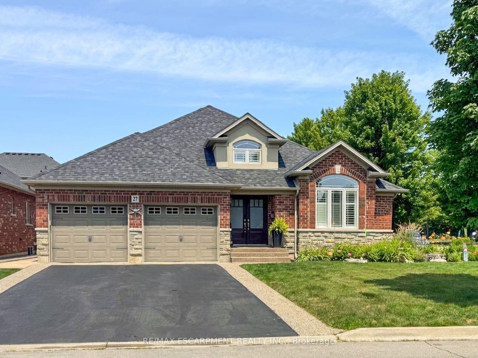 Property Photo: 27 Carver Drive ON L0R 1C0