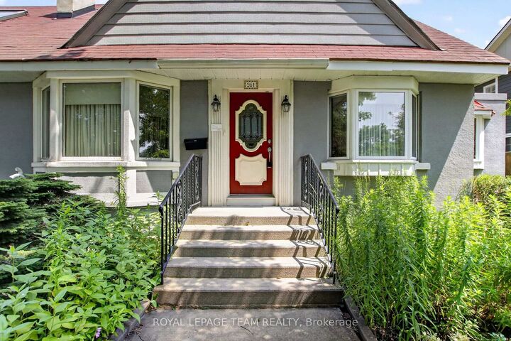 Property Photo: 961 Kingsmere Avenue ON K2A 3K3