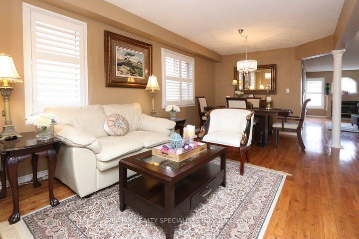 Property Photo: 5817 Questman Hollow ON L5M 6N8