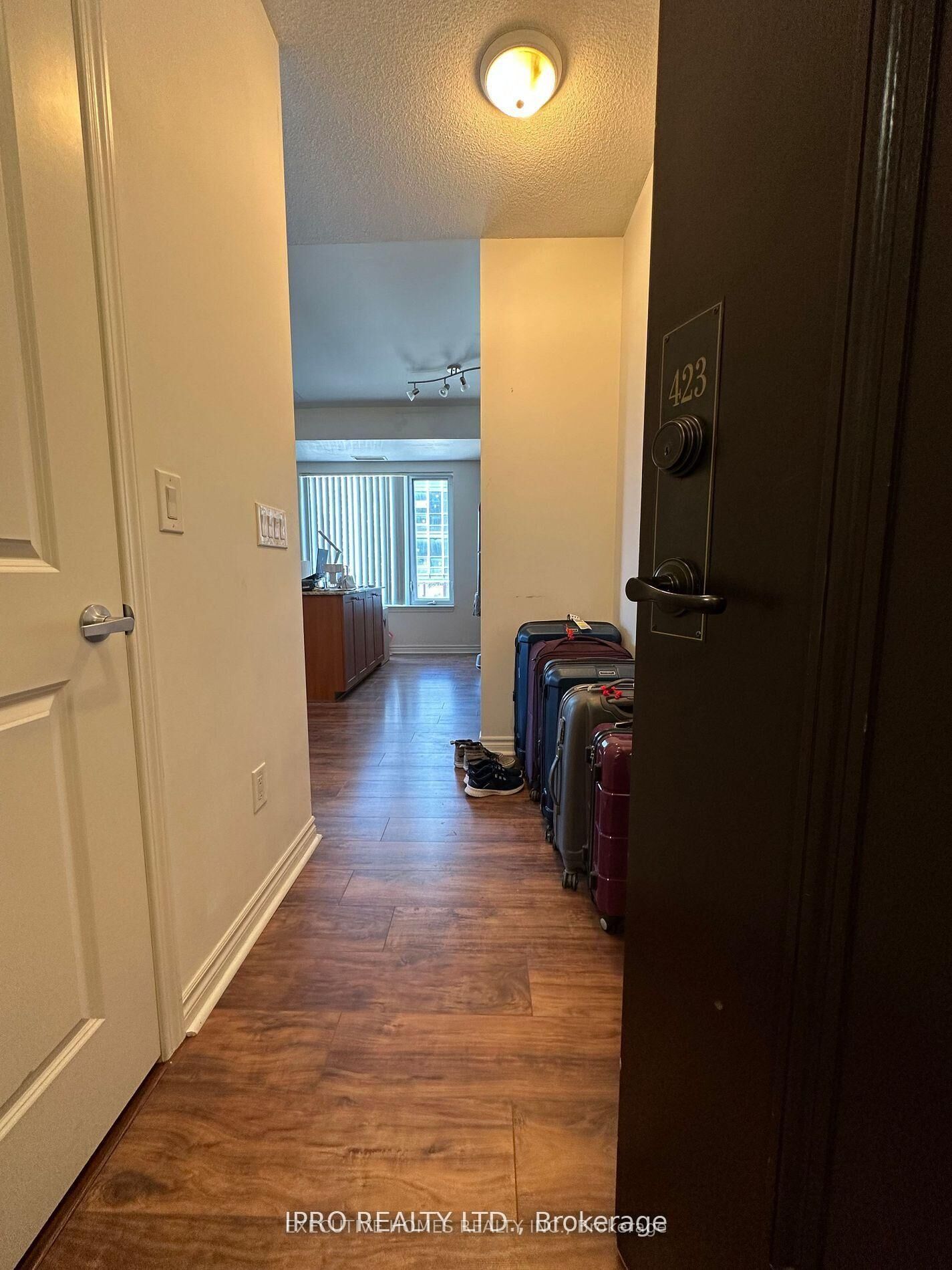 Property Photo: 385 Prince Of Wales Drive 423 ON L5B 0C6