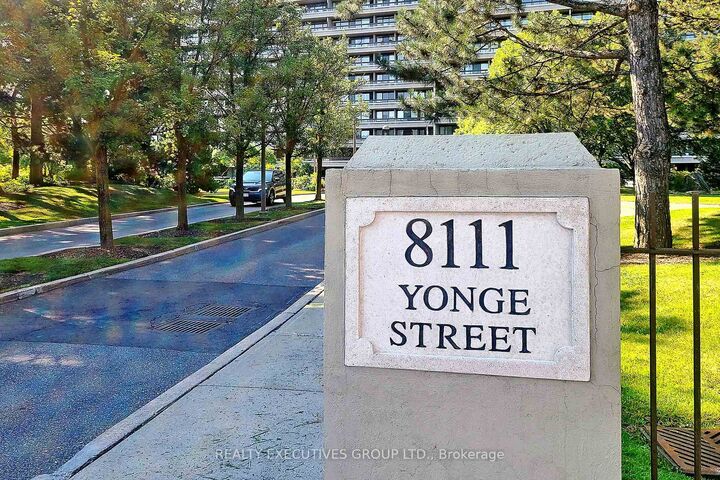 Property Photo:  8111 Yonge Street 1403  ON L3T 4V9 