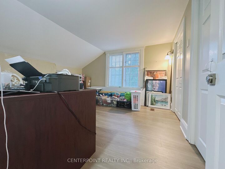 Photo de la propriété:  555 Military Trail Apt 1  ON M1E 4S7 
