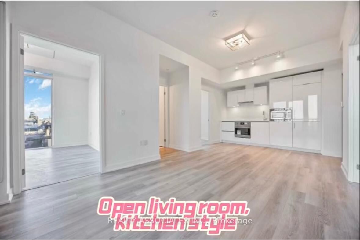 Property Photo:  121 St Patrick Street 1713  ON M5T 0B8 