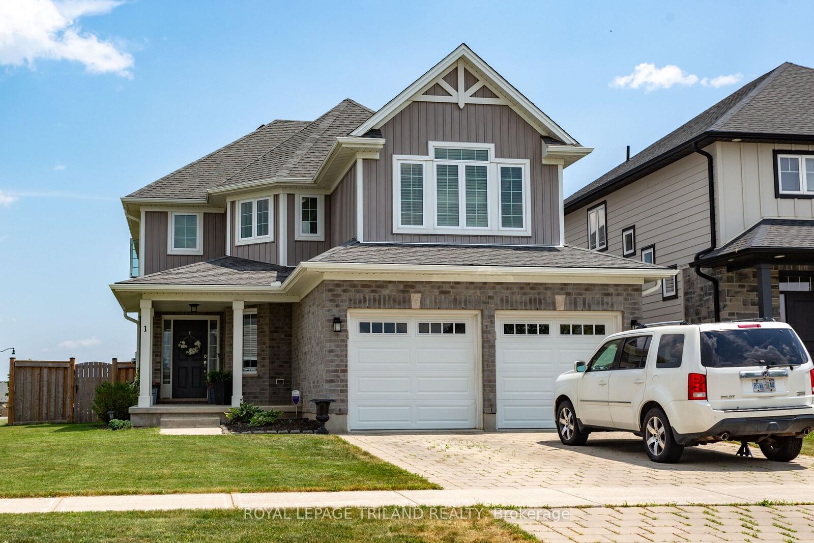Property Photo: 1 Acorn Trail ON N5R 0H5