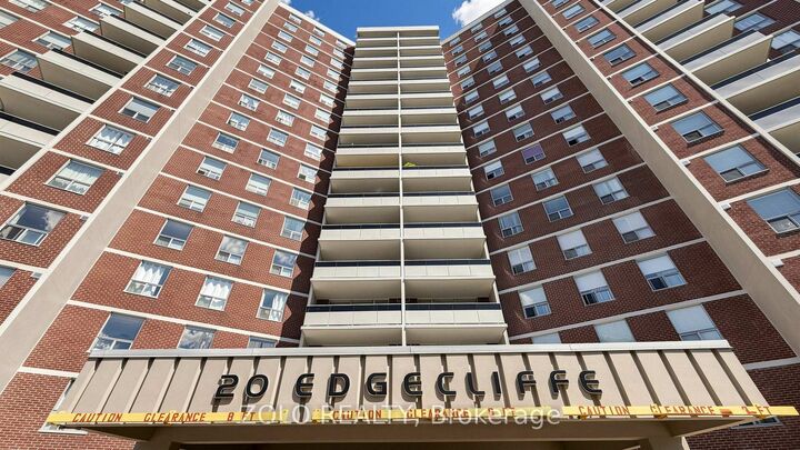 Property Photo: 20 Edgecliff Golfway 915 ON M3C 3A4