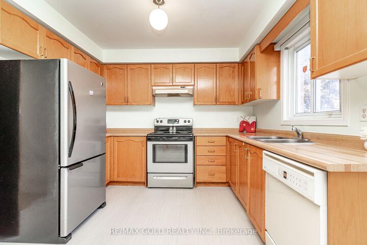 Property Photo: 98 Sahara Trail ON L6R 1P4