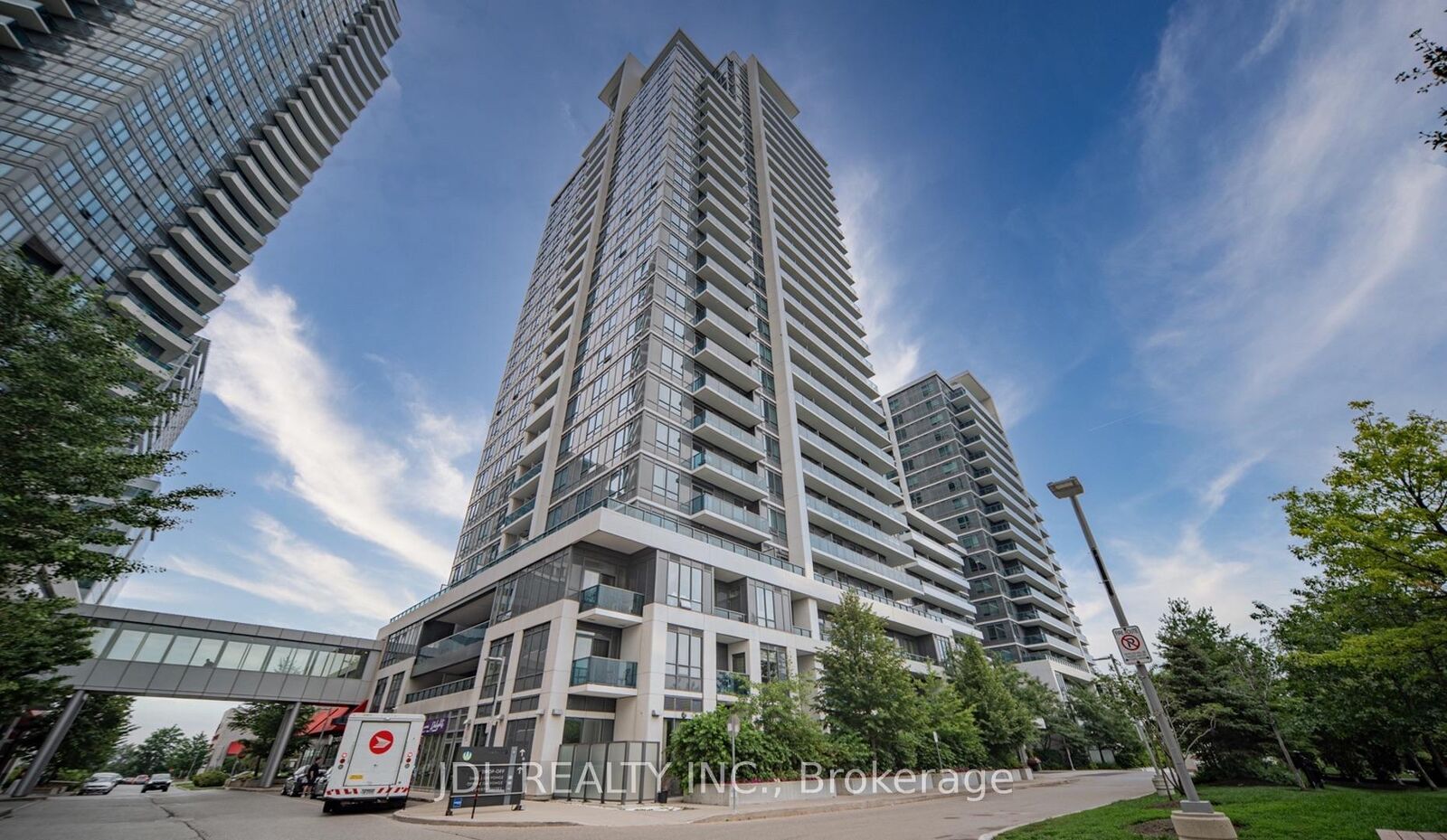 Property Photo:  7165 Yonge Street 902  ON L3T 0C9 