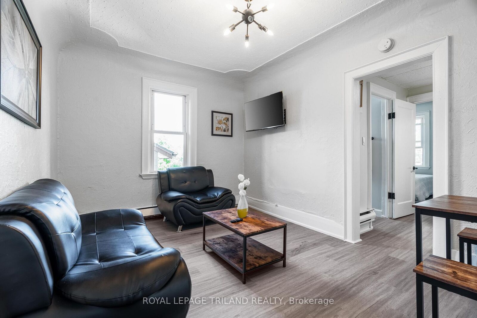 Property Photo: 425 McKenzie Avenue 8 ON N6C 1V5