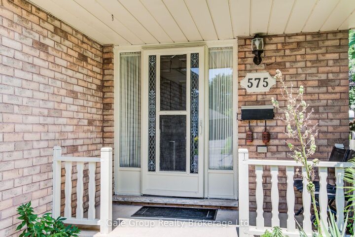 Property Photo:  575 Springbank Avenue N  ON N4T 1H5 