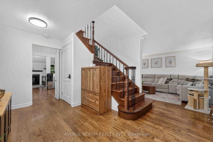 Property Photo:  678 Thicket Way  ON K4A 3B2 