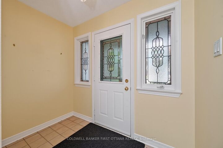 Property Photo:  30 Rideaucrest Drive  ON K2G 6A4 
