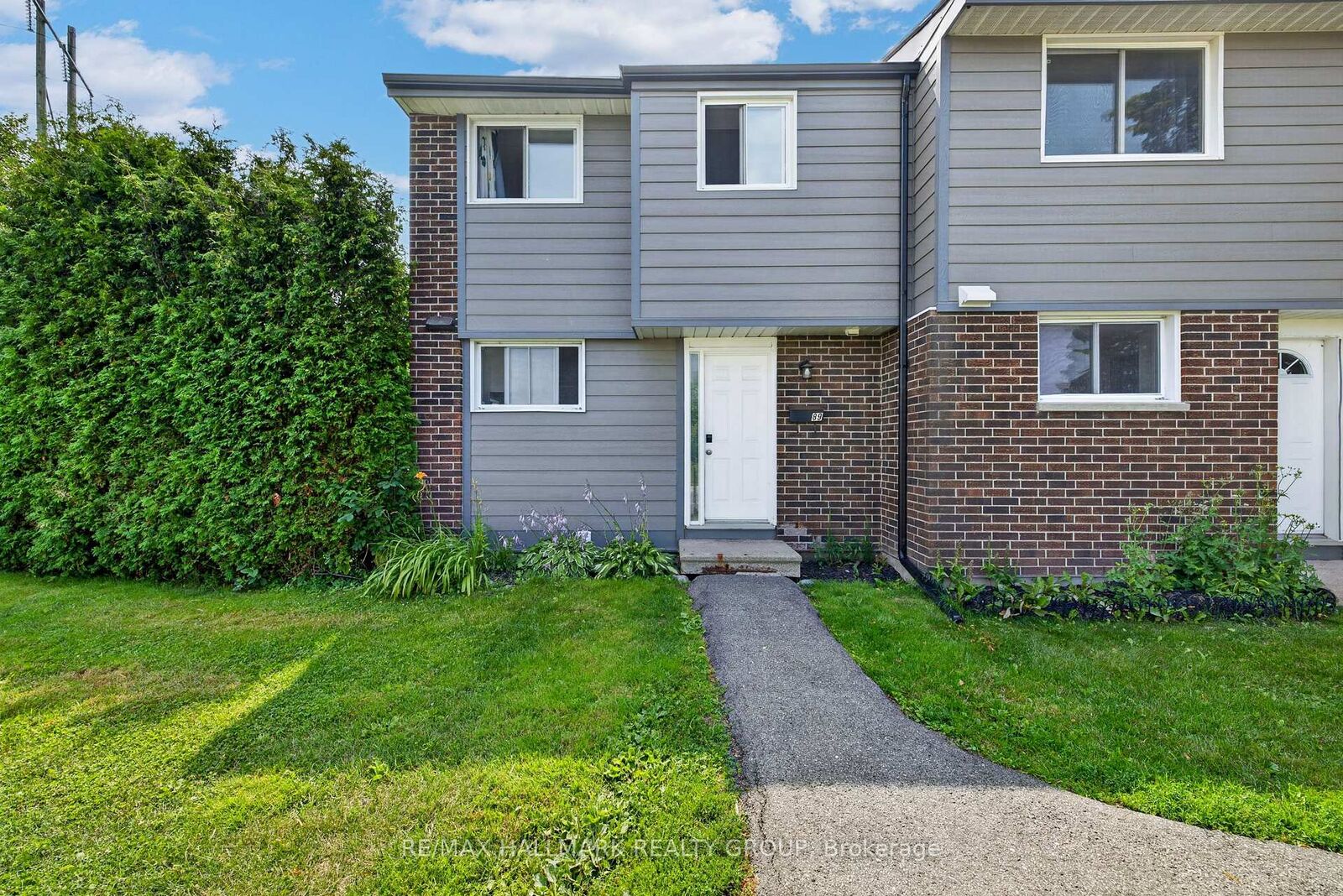 Property Photo: 89 Bellman Drive #58 ON K2H 8S4