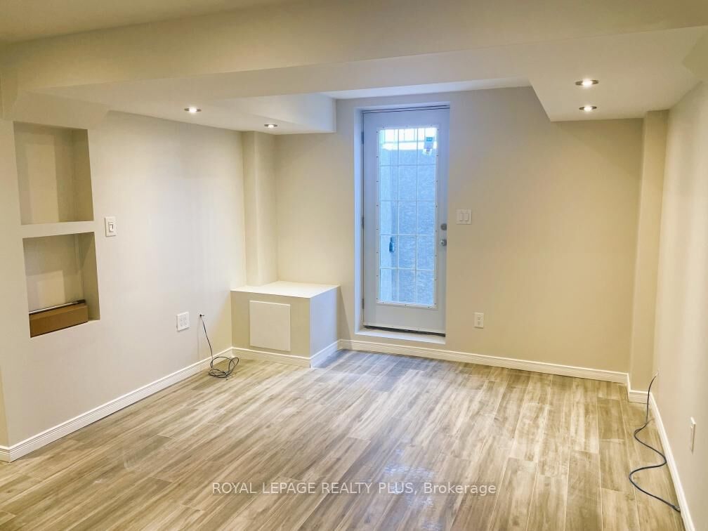 Property Photo:  455 Trudeau Drive Bsmt  ON L9T 5K8 