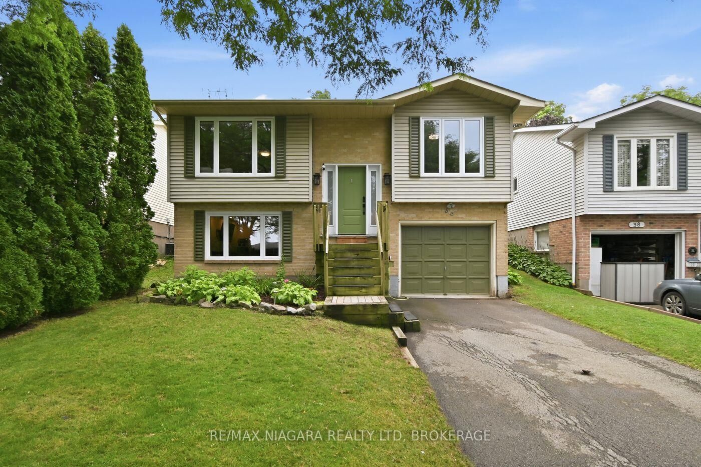 Property Photo: 36 Hemlock Street ON L2T 4B7