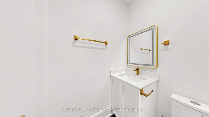 Property Photo:  24 Callender Street 3  ON M6R 2H3 