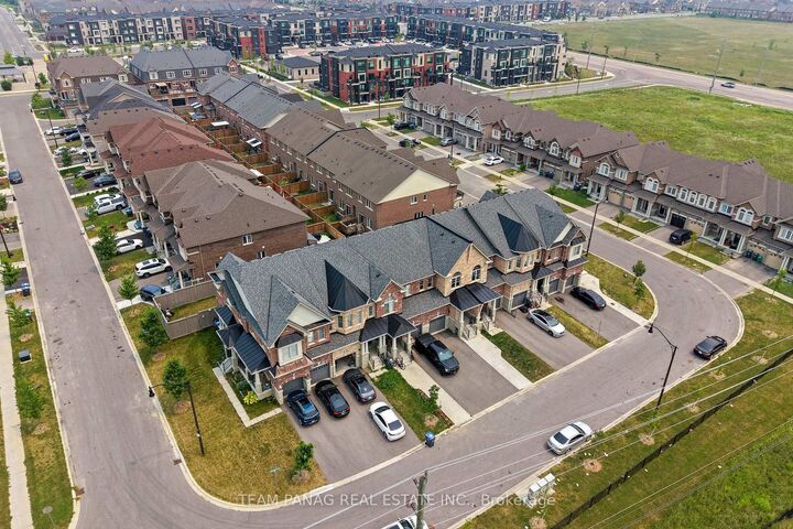 Property Photo: 79 Finegan Circle ON L7A 4Z8