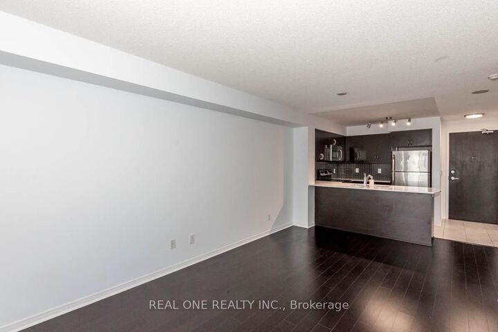 Property Photo:  75 King William Crescent 605  ON L4B 0B1 