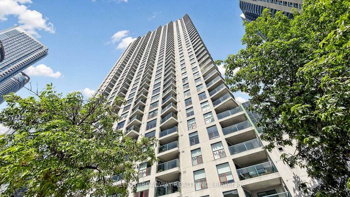 Property Photo:  77 Harbour Square 3507  ON M5J 2S2 