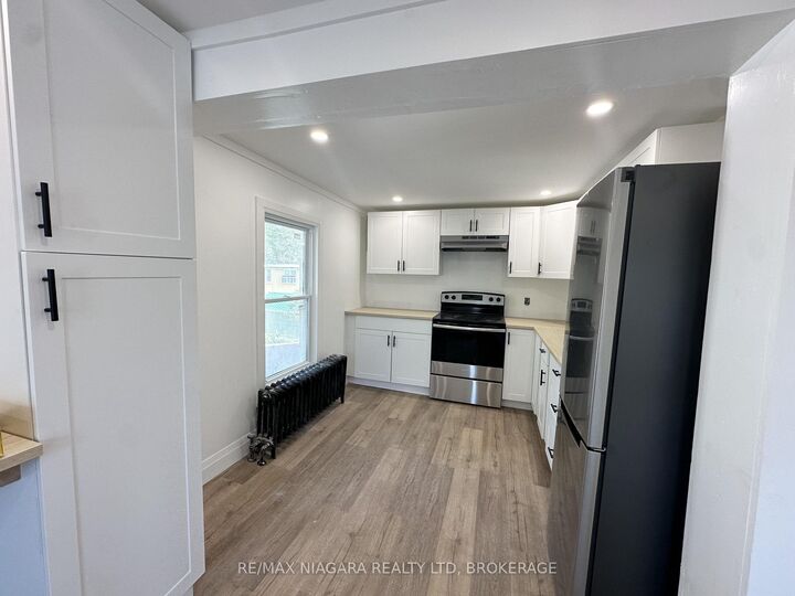 Property Photo:  94 Crowland Avenue #2  ON L3B 1W9 
