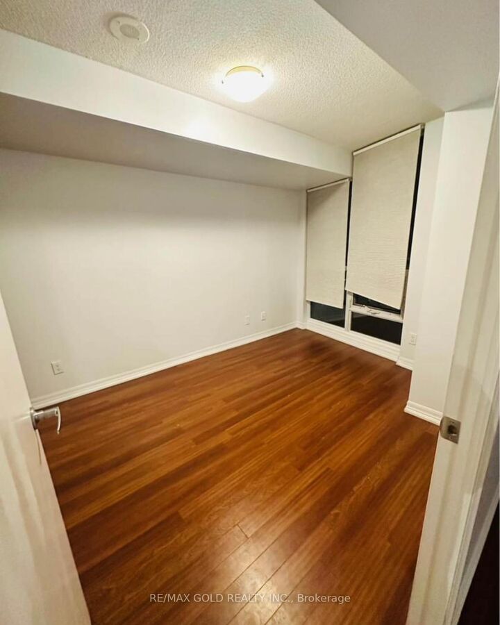 Property Photo: 16 Yonge Street 1808 ON M5E 2A1