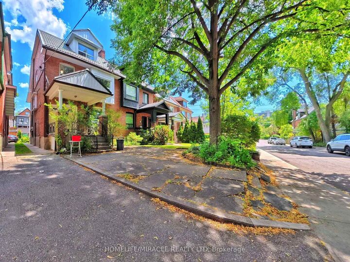 Property Photo:  121 Medland Street  ON M6P 2N4 