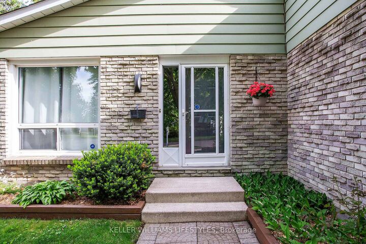Property Photo: 373 Blackacres Boulevard ON N6G 3E5