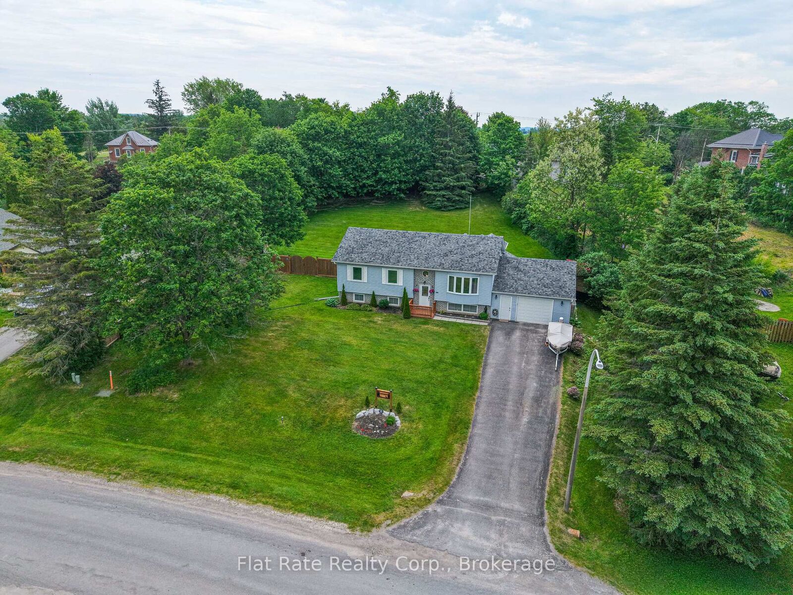 Property Photo: 109 Pinecrest Avenue ON K0L 2G0