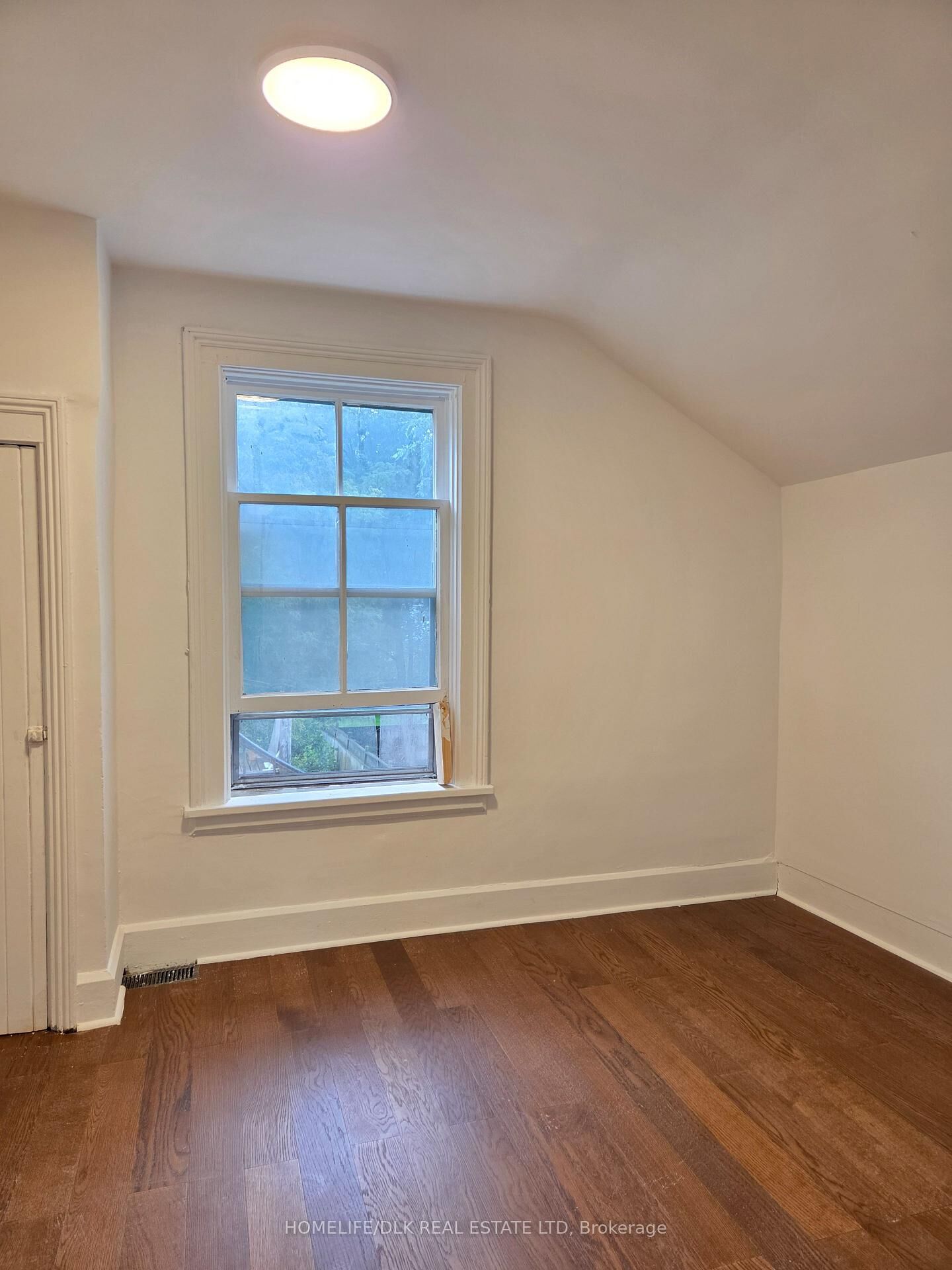 Property Photo:  105 Bethune Street Unit 2  ON K6V 2E5 