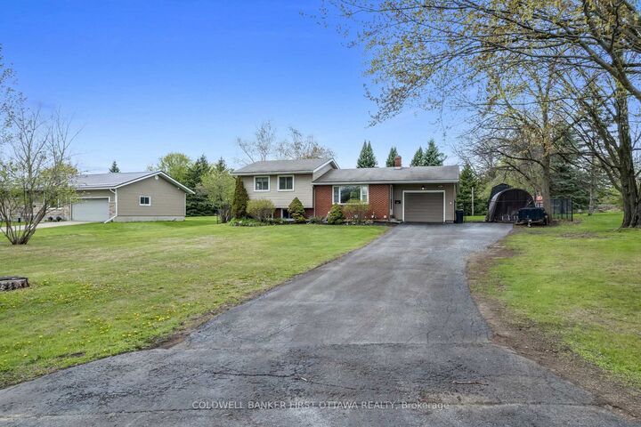 Property Photo: 114 Morris Road S ON K7H 3A8