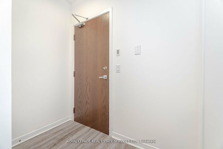 Property Photo: 360 Square One Drive 602 ON L5B 0E6