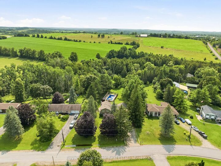 Property Photo: 32 Jacobsen Boulevard ON L0C 1H0