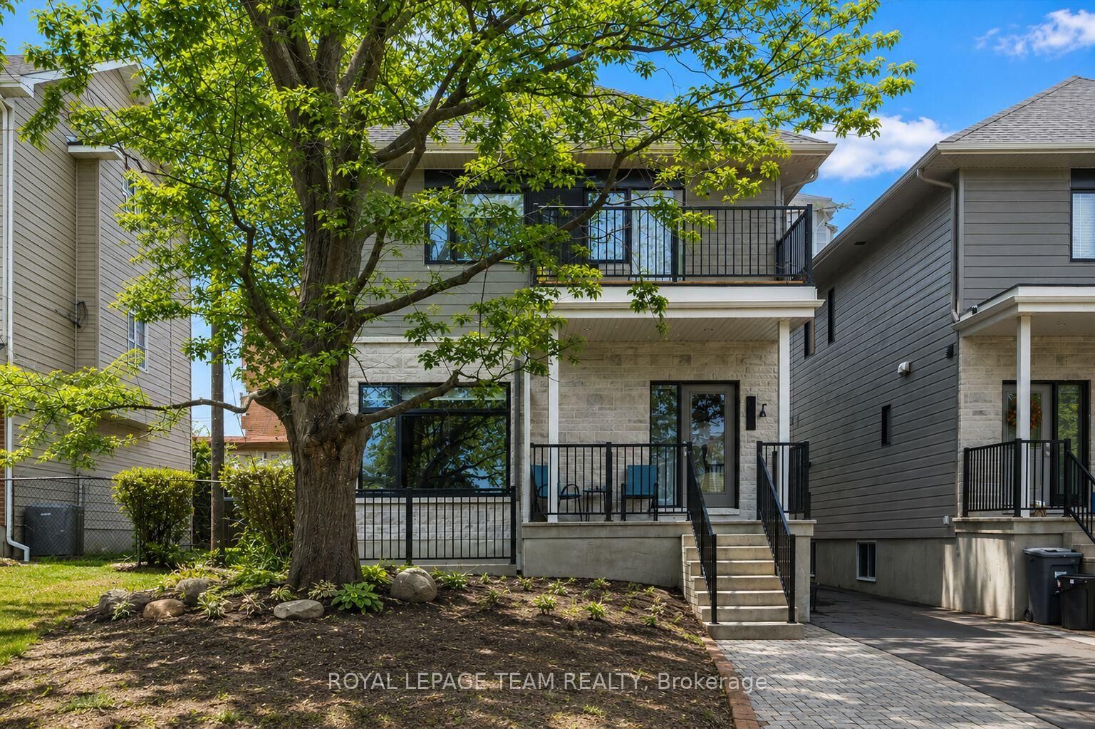 Property Photo:  304 Lanark Avenue D  ON K1Z 6R5 